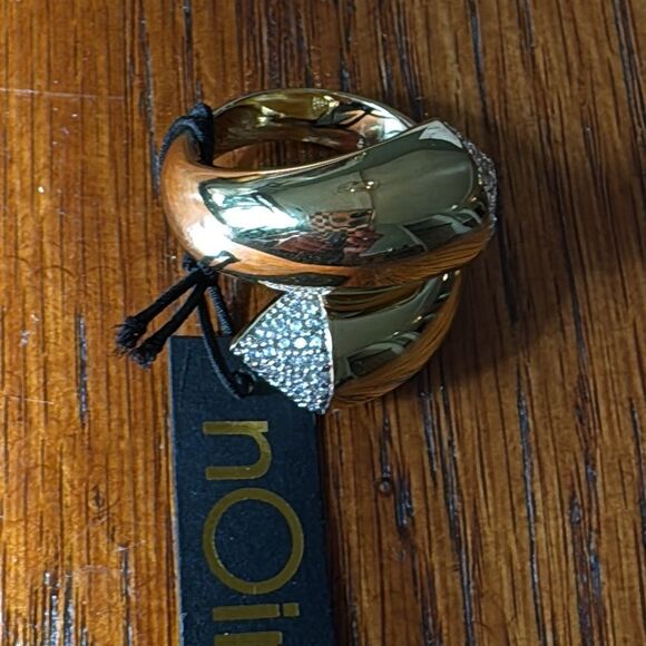 nOIr jewelry collection twisted pyramid ring New with tags - Picture 5 of 12